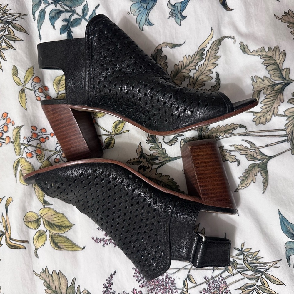 STEVE MADDEN Black and Brown Textured Mules with Chunky Heel